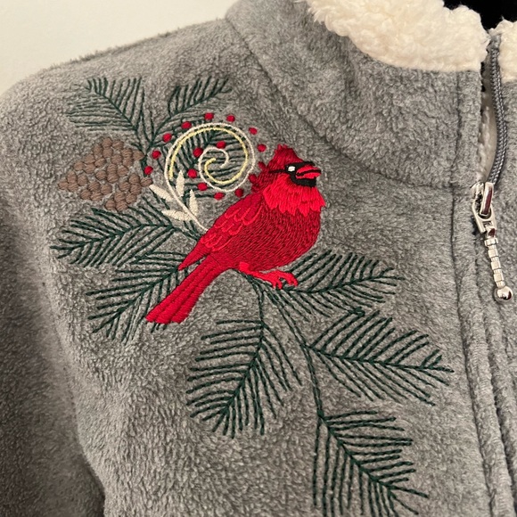 Womens Fleece Sz M Red Cardinals Embroidered Faux Fur Collar Sweater Grandmacore - Picture 2 of 11